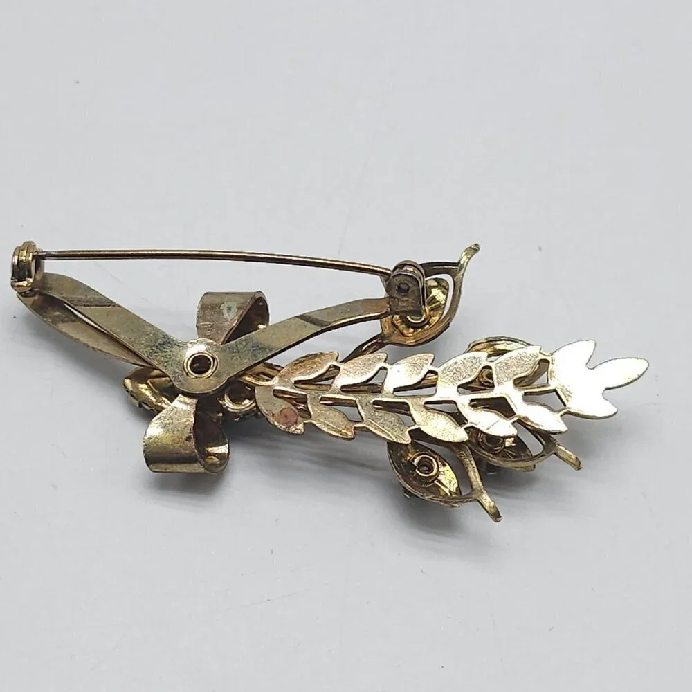 Vintage Gold Tone Leaf Floral Blue Stone Brooch Pin Elegant Accessory